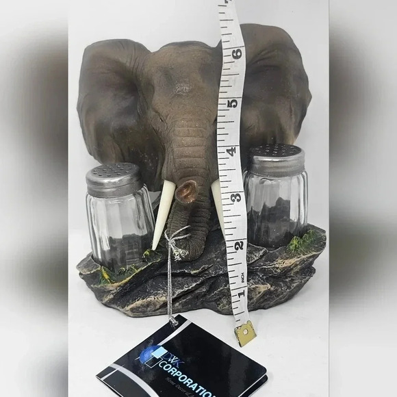 DWK Corp Vintage LMTD Edition Poly Resin Hand Painted Elephant Salt & Pepper Set - Picture 7 of 11